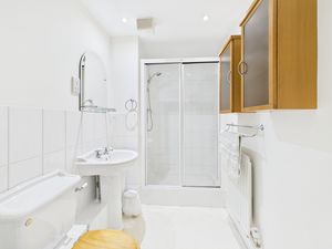 En-Suite shower Room- click for photo gallery